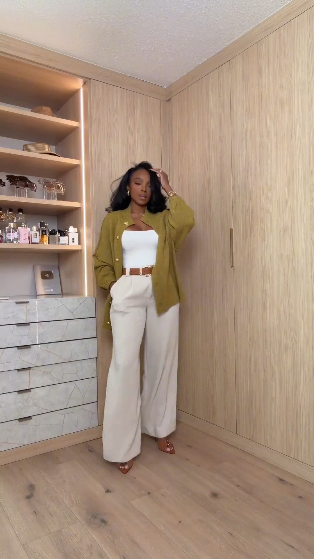 Scroll to shop! Fall mom outfit idea and workwear outfit✨ Everything from this look is linked below. 👇🏽    

Wearing: Size Small | 5’4” | 140 lbs  

📲   Download the FREE LTK app & follow me (@kirasfashionfinds) to shop all my daily finds.  #LTKootd #LTKPetite #LTKU
#LTKmomlife