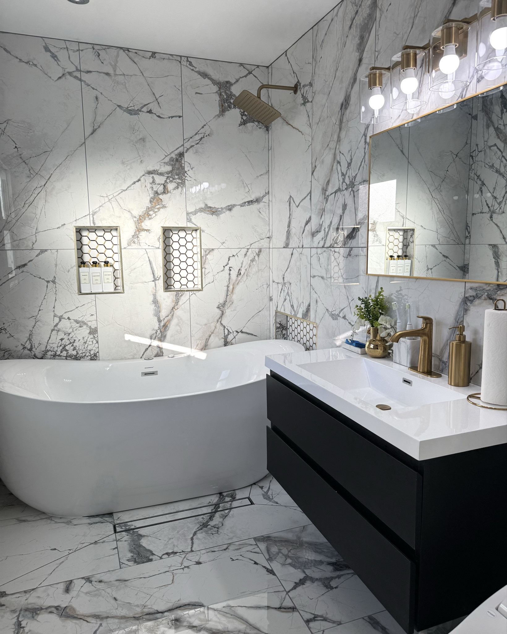 Remodeled my bathroom and here’s it is! I love everything about it 🤩

#ltkhome #ltkstyletip

#LTKHome #LTKStyleTip #LTKFindsUnder100