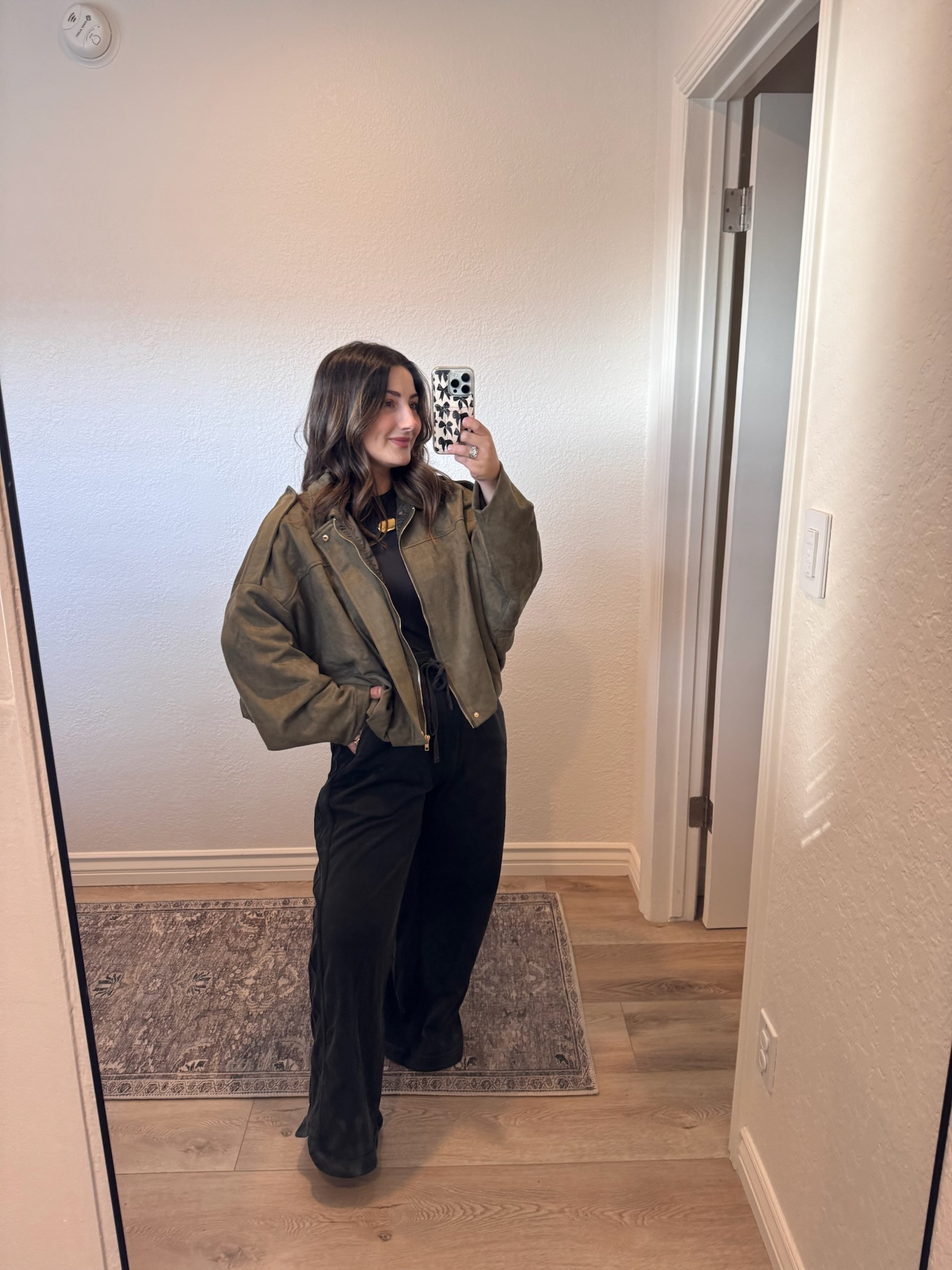 Petite friendly outfit! 

Fauxsuede jacket size small
Black tee size small
Sweatpants size small

5'0" 140lbs 

Amazon fashion 

#LTKStyleTip #LTKPetite #LTKSeasonal