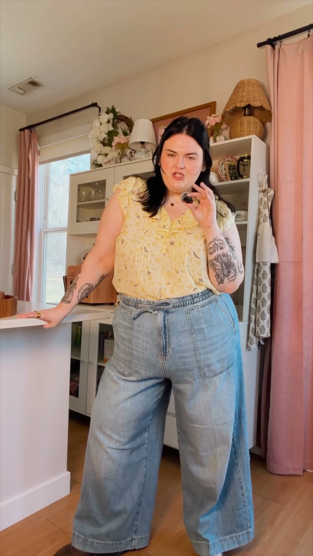 Cutie outfit from @Torrid wearing size 20 jeans and size 2X in tops  perfect outfit for spring and summer 

#LTKPlusSize #LTKSaleAlert #LTKgrwm