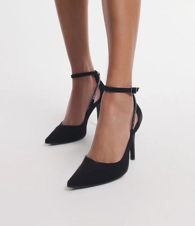 Sapato Scarpin com Tornozeleira de Brilhos Preto | Renner (BR)