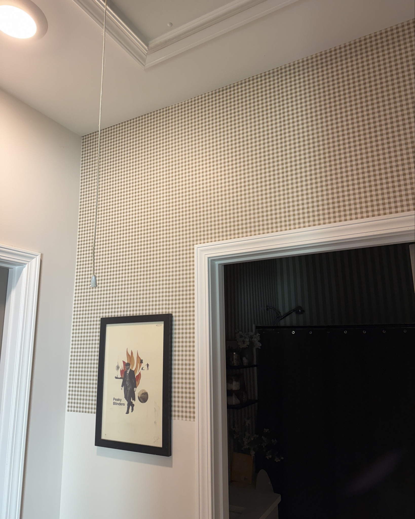 The most gorgeous gingham peel & stick wallpaper and it’s on sale right now! 