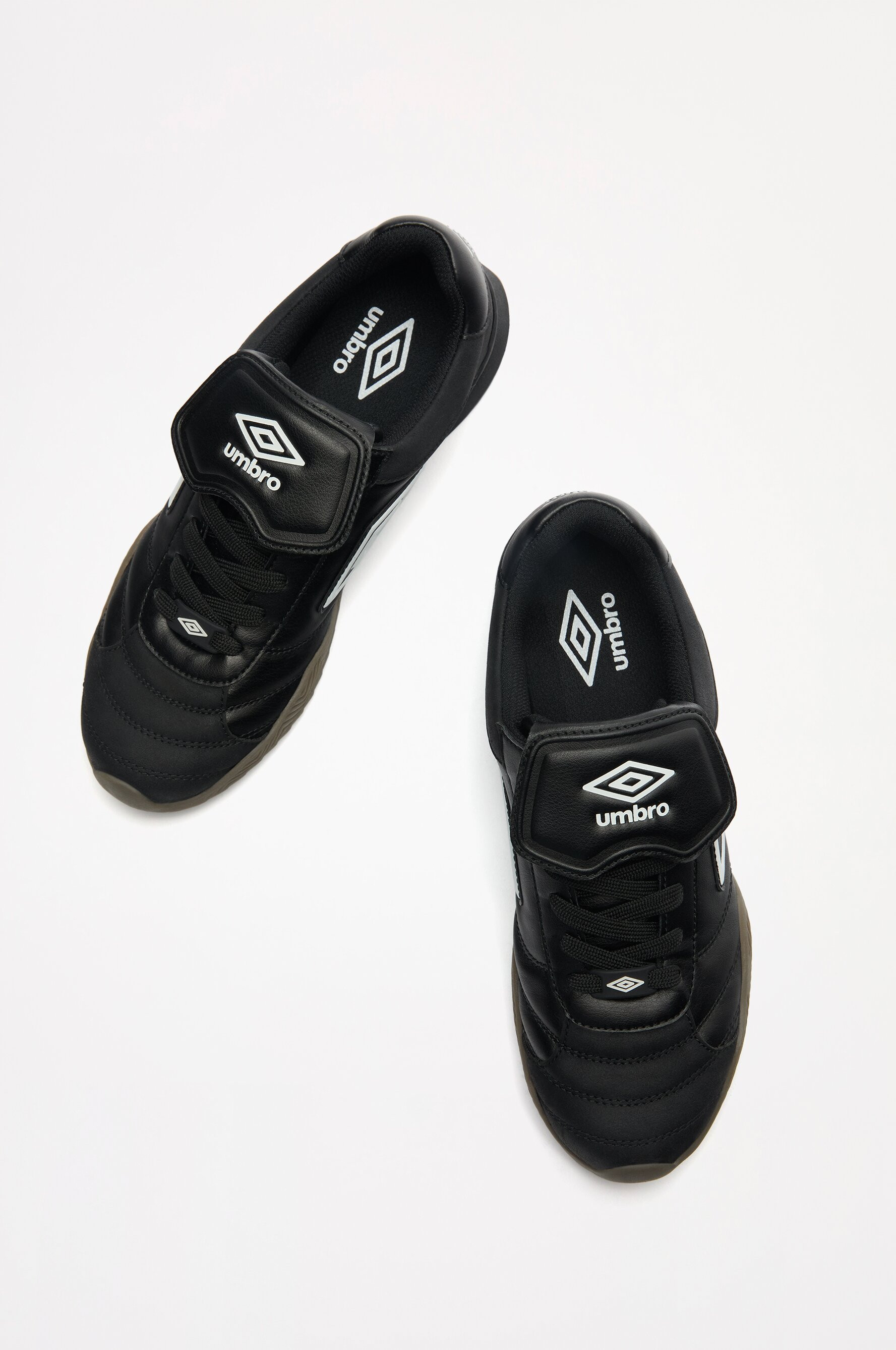 Zapatilla retro lengüeta Umbro - NOVEDADES - Mujer - | Lefties  ESPAÑA | Lefties ES