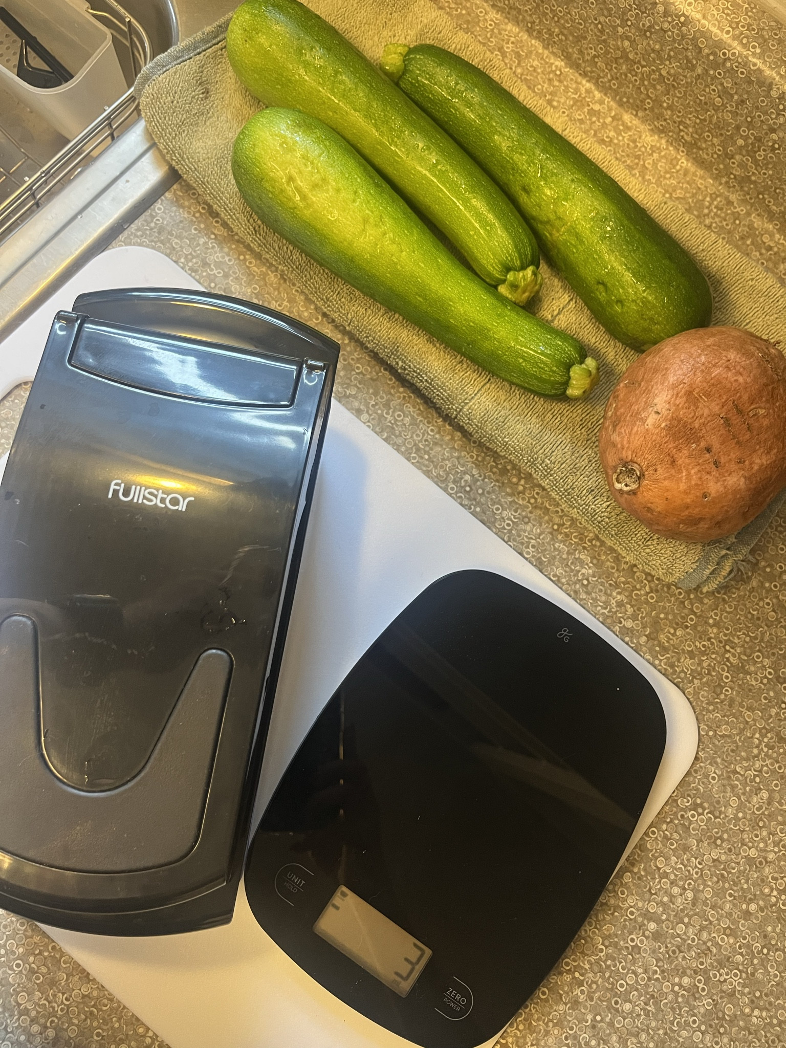 These kitchen gadgets get their fair share of use in this house-

Food scale for accurate recipes & tracking 

Veggie chopper - such a time saver for meal prep Days! 

#LTKhome #LTKfitness #LTKGiftGuide