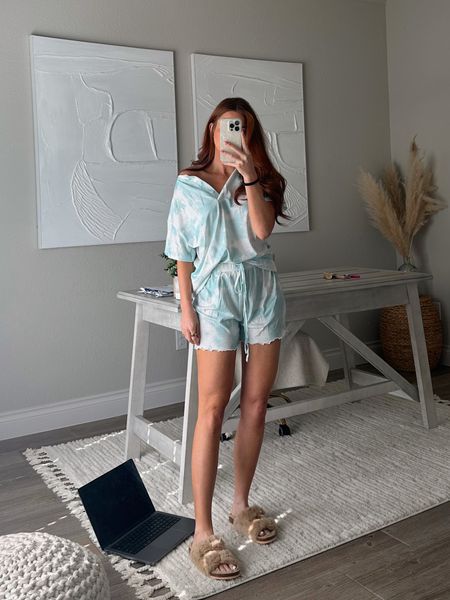 sized up to a medium in this amazon pajama set