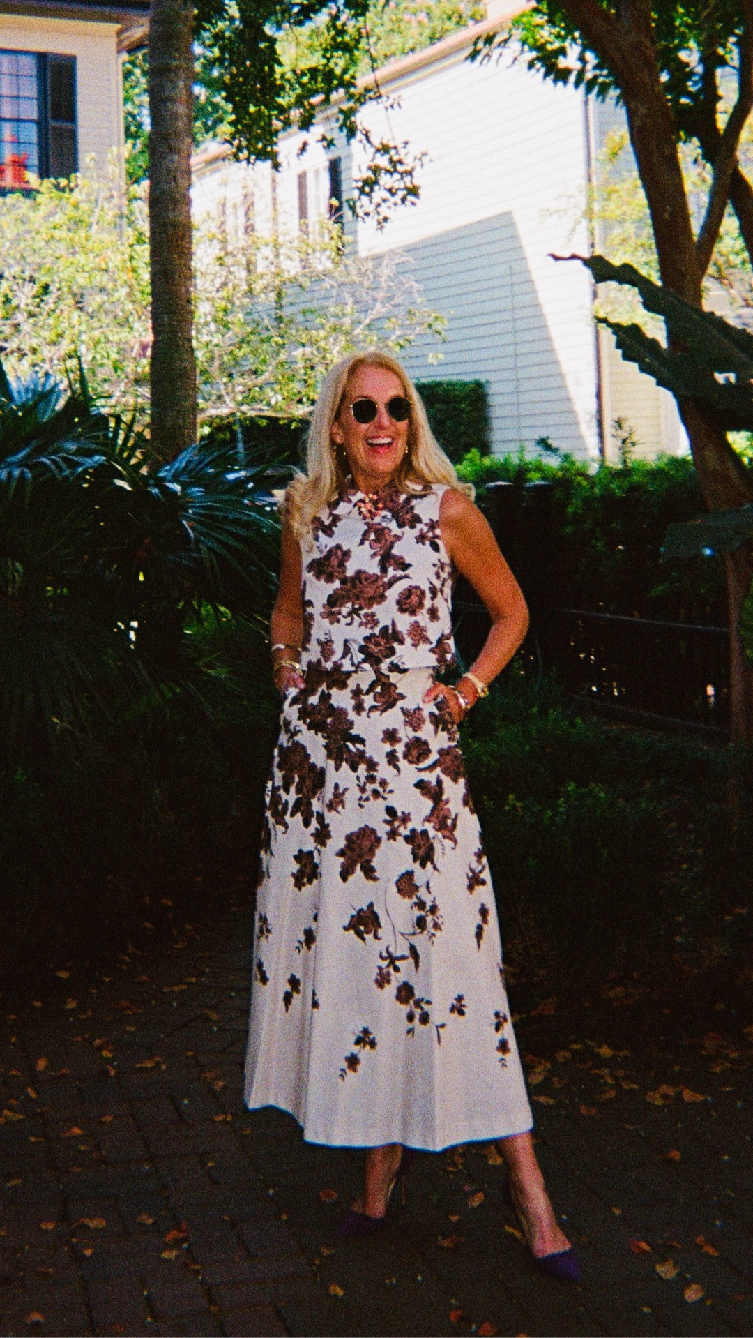 Fall style favorites are loading . . . 
|
#arebelinprada #fallskirtset #chocolatebrown #denim #denimset #cape #ladieswholunch #datenight