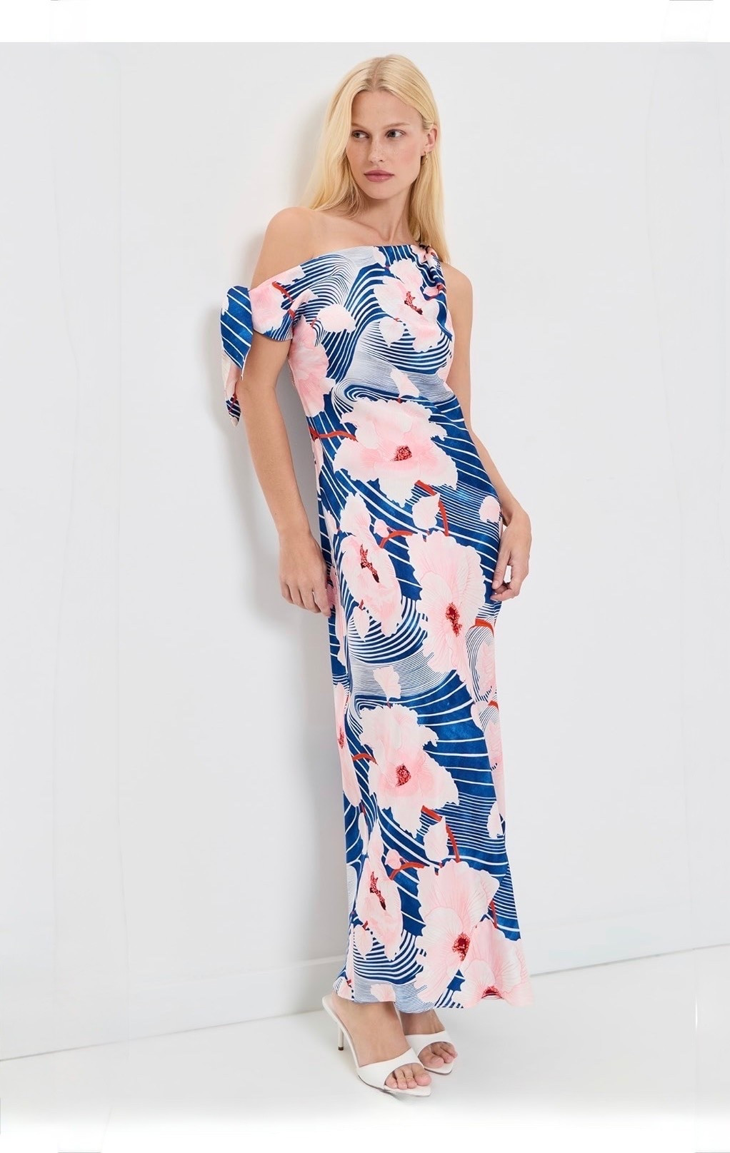 ROAME
Tabitha Maxi Dress

#LTKSeasonal #LTKWedding #LTKTravel