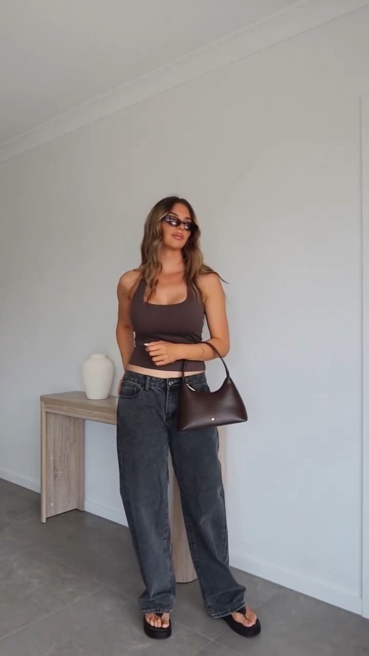 3 basic tops you’ll wear on repeat #basicstyle #wardrobeessentials #capsulewardrobe #everydaystyle #outfitideas 

Tops are from all things golden and jeans Whitefox 