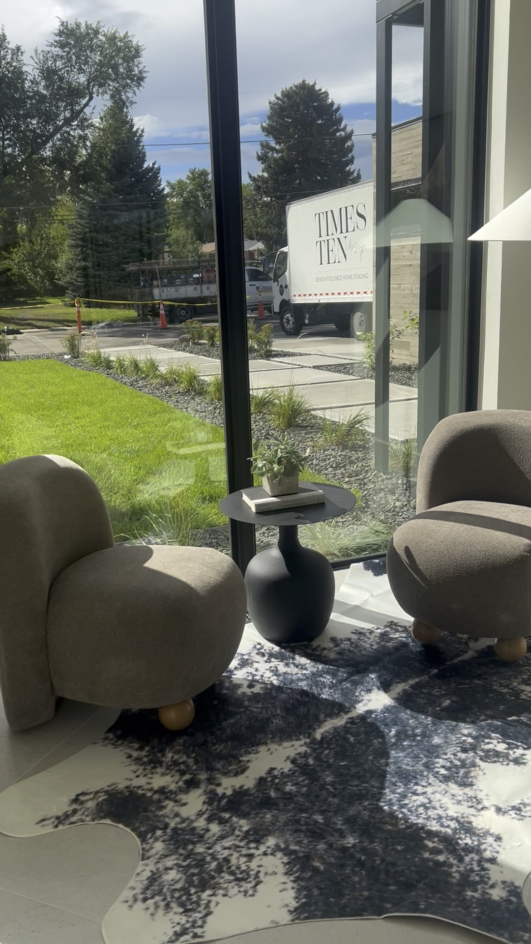 The perfect way to add style to an empty corner! 


Side chair, cowhide rug, modern, accent table 

#LTKFindsUnder100 #LTKHome