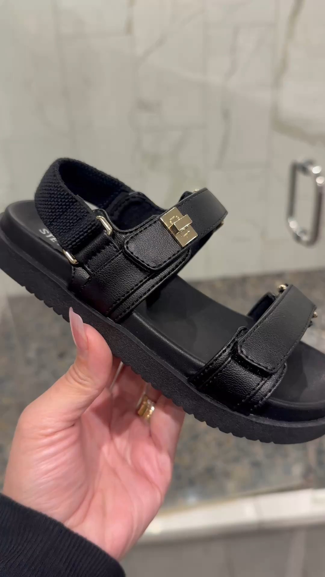 Steve Madden kid sandals

#LTKFamily #LTKSaleAlert #LTKKids