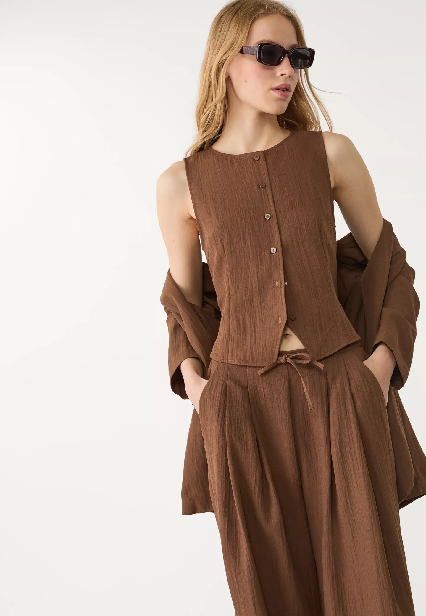 Textured top with buttons | Stradivarius (UK)