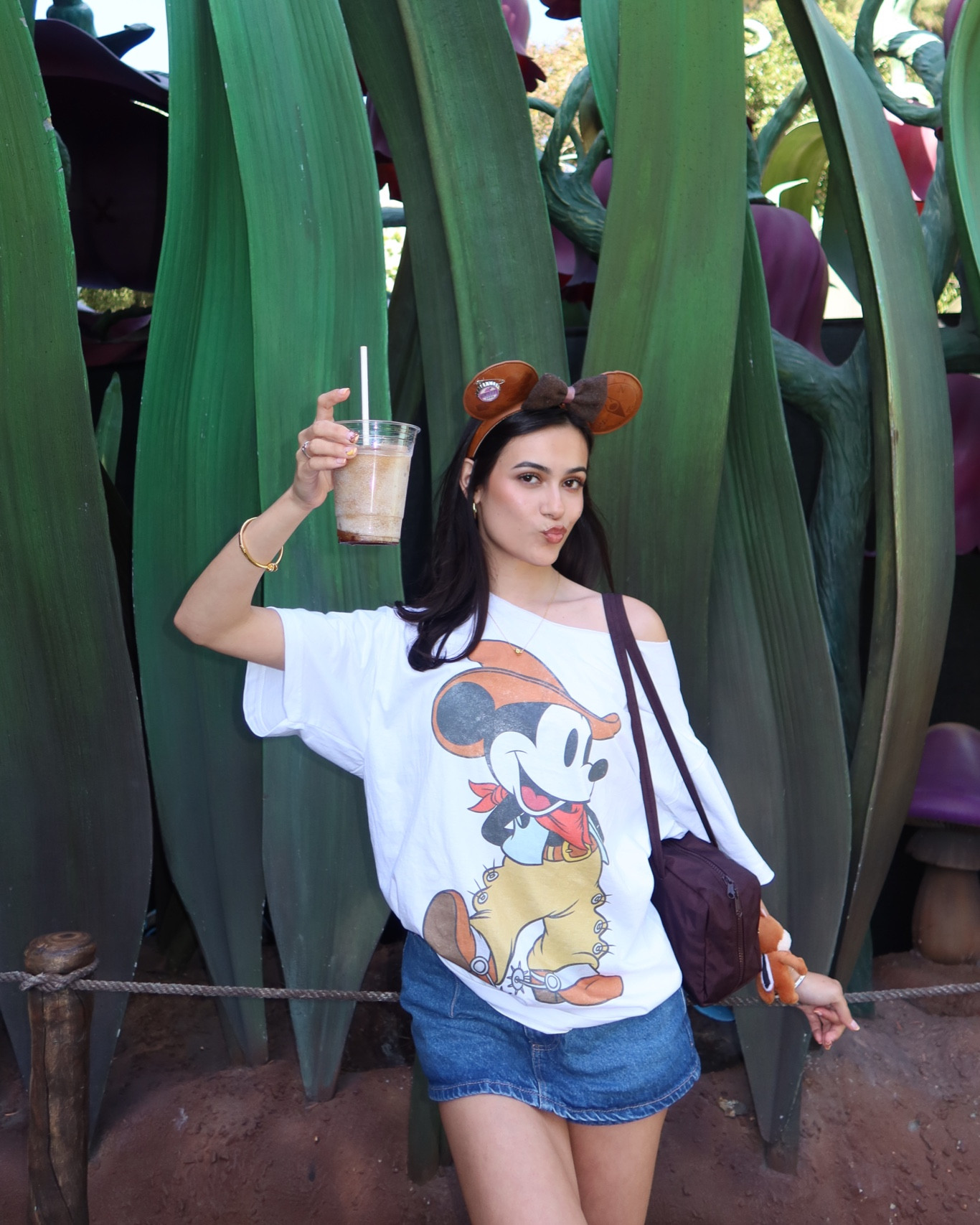 Cheers @disney 🥤 I’m not sure why the cover pic of the Mickey shirt is different but it’s the right link

#LTKFindsUnder50 #LTKSummerEdit #LTKSeasonal
