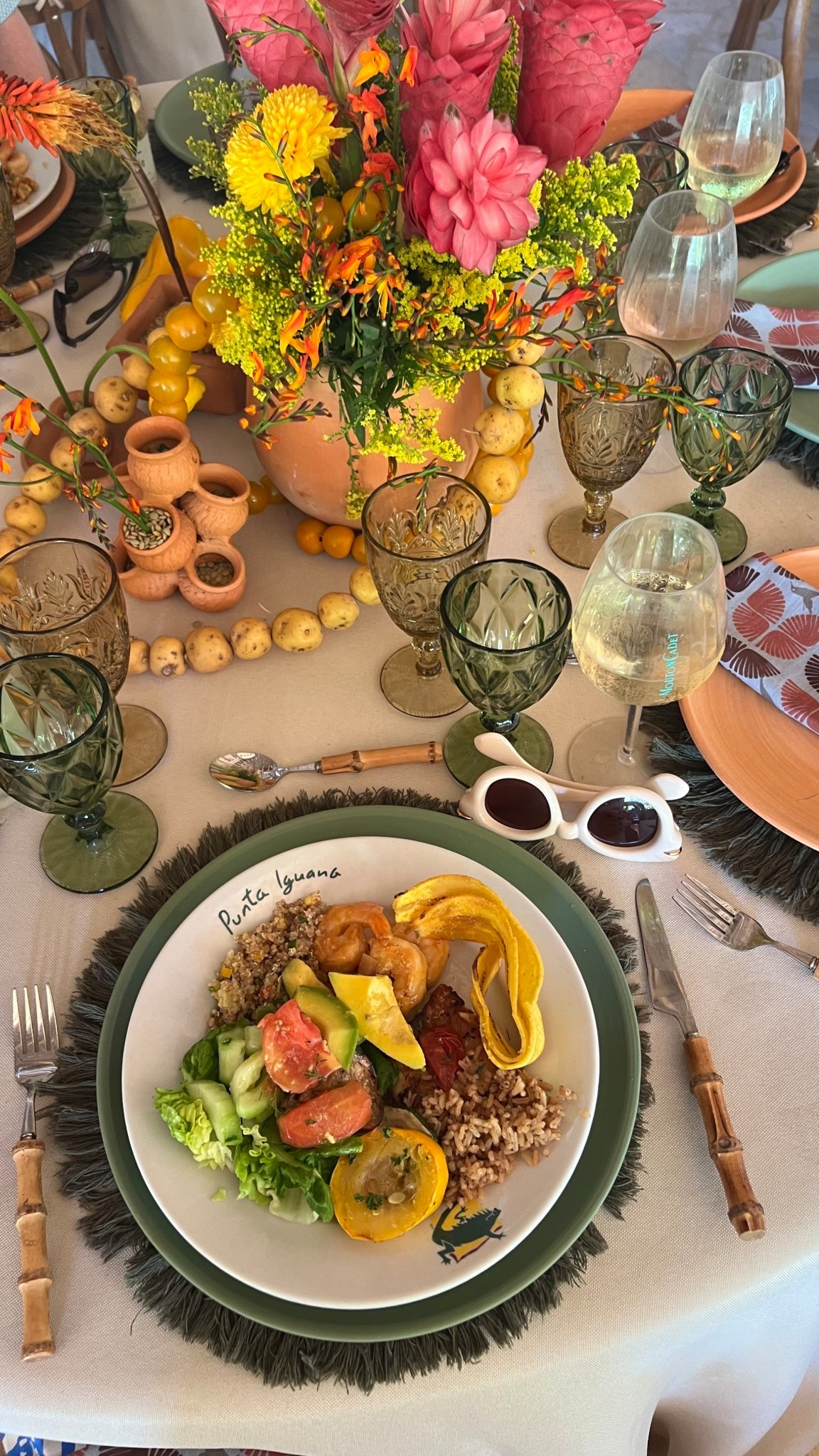 🧡🌴🇨🇴

#sunglasses #funfinds #styled 

#LTKHoliday #LTKTravel