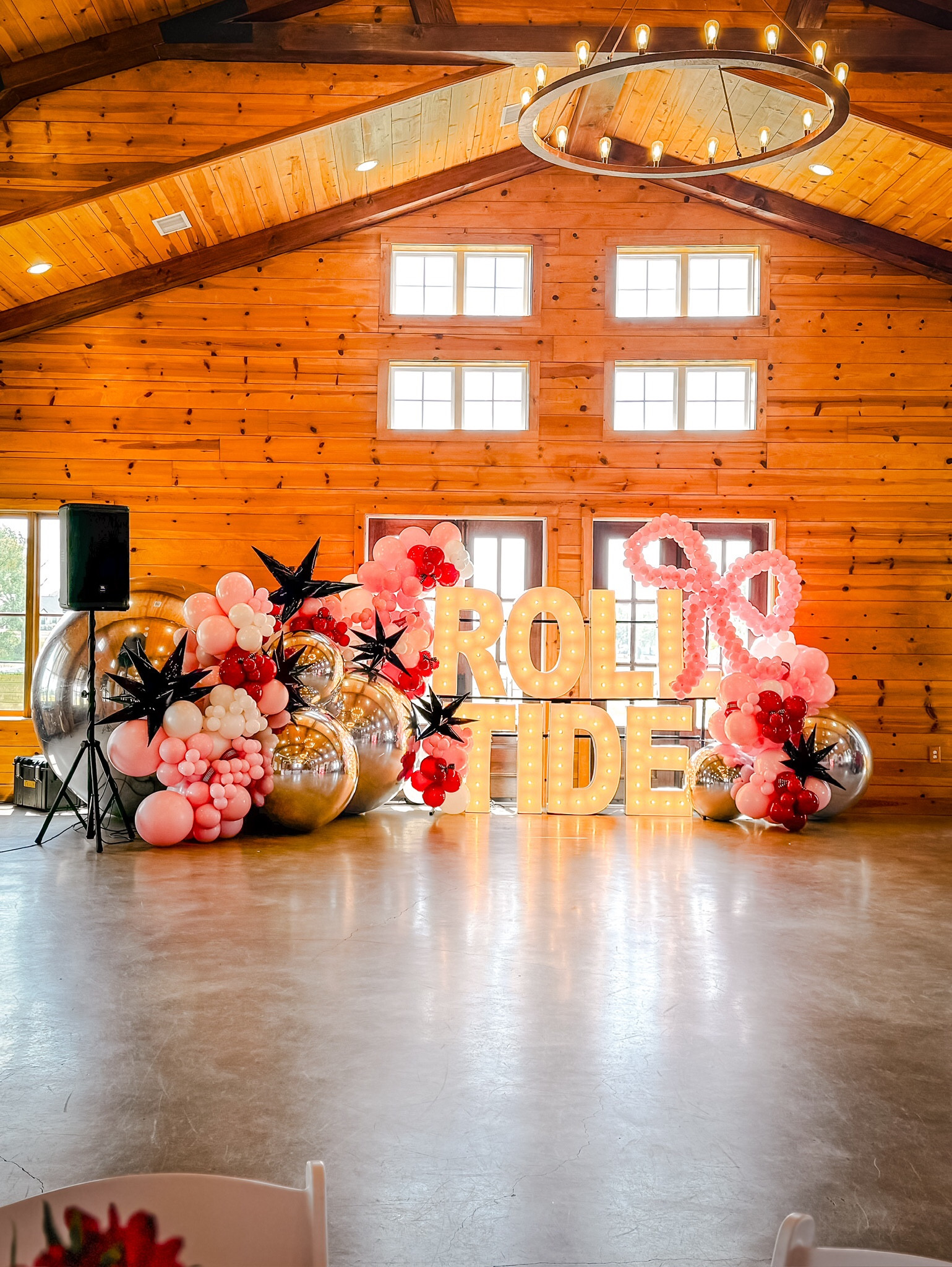 Graduation Party Inspo

Grad party inspo  grad parties  party decor  decorations  roll tide  party balloons  balloons  landpartyrentals

#LTKStyleTip #LTKParties #LTKFindsUnder50