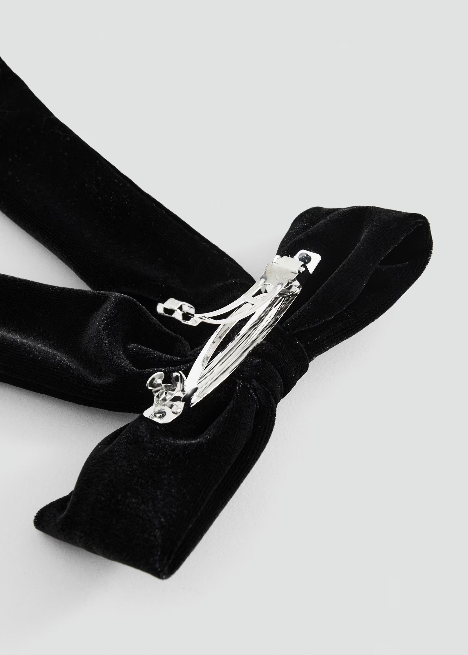 Velvet bow hairclip | MANGO (UK)