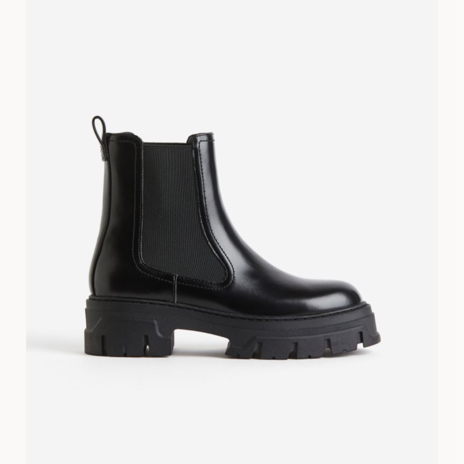 Cutie combat boots  🖤

#LTKCyberSaleFR #LTKsalealert #LTKCyberWeek