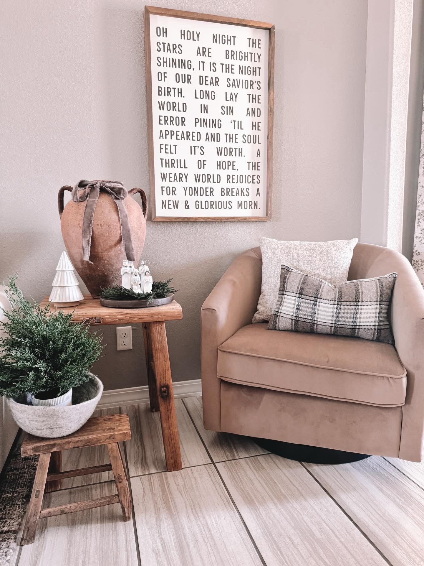 Since I shared half of the living room with you yesterday, here is the other half, lol. I can’t wait to have a real living room again!! The layout keeps my options limited when it comes to furniture arrangements and decor but I make it work. 
The stocking holder I created this year is definitely my favorite things this year! 

#christmasseason #christmasdecoration #homefortheholidays