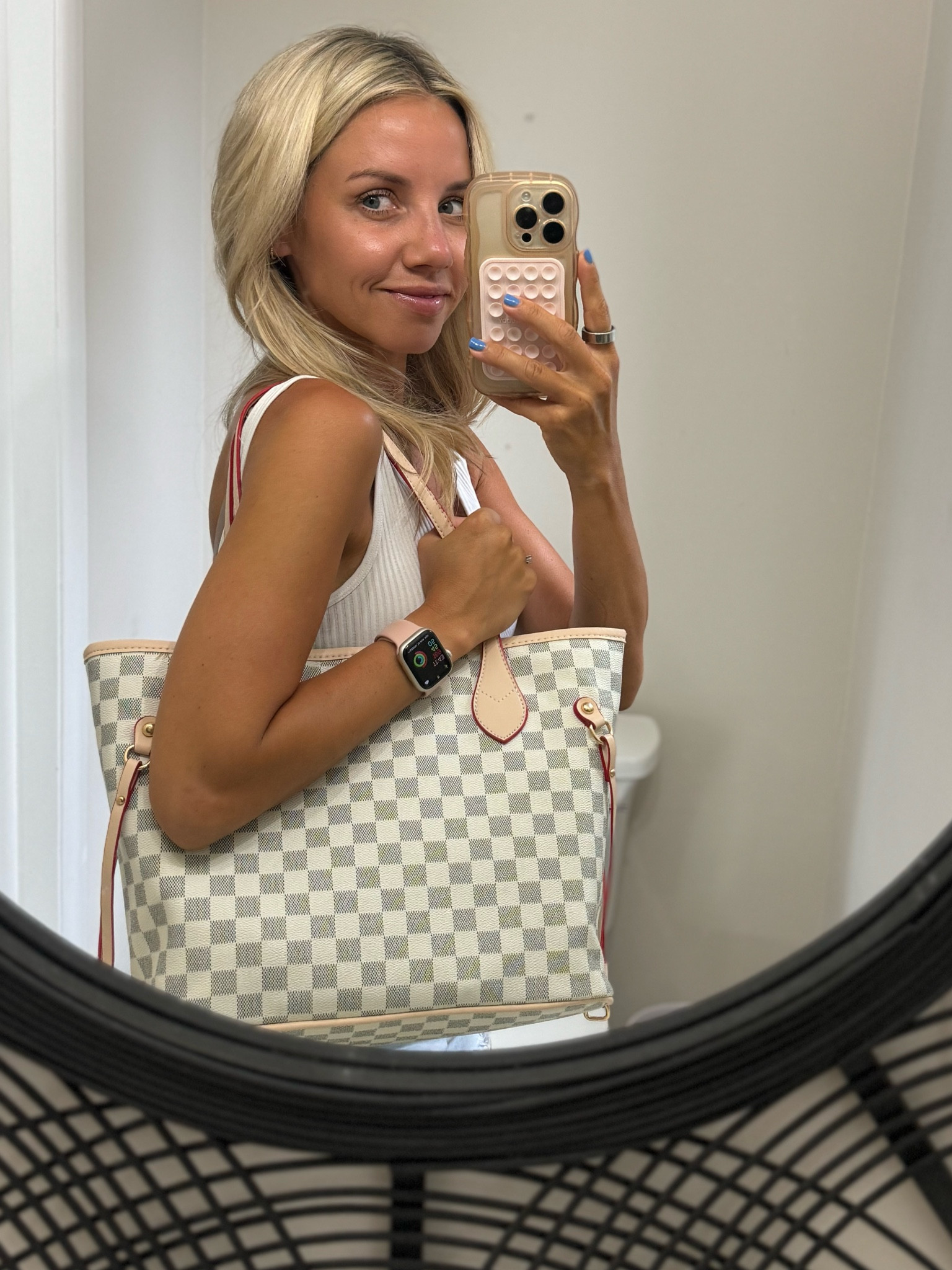 My fav bag is on flash sale for $22.99! Perfect summer purse! 

#LTKItBag #LTKSeasonal #LTKSummerSales