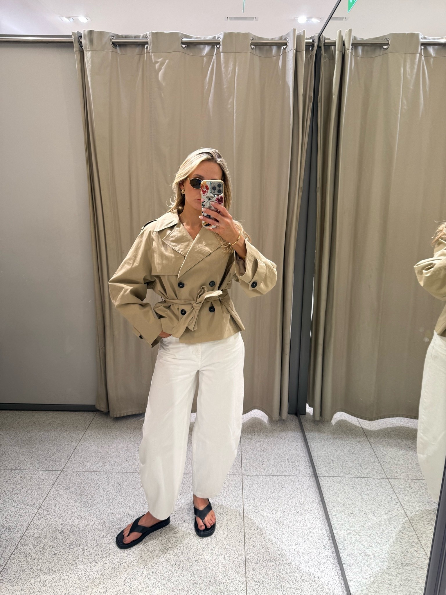 New in cropped trench coat with shoulder pads. Absolutely love this!! I’m wearing a small in this and an 8 in the jeans xx

#LTKuk #LTKspring