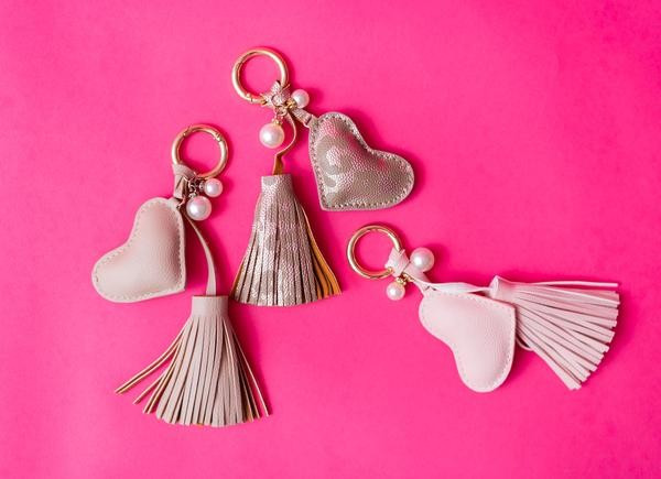 Dusti Rose Heart Keychain | Hollis