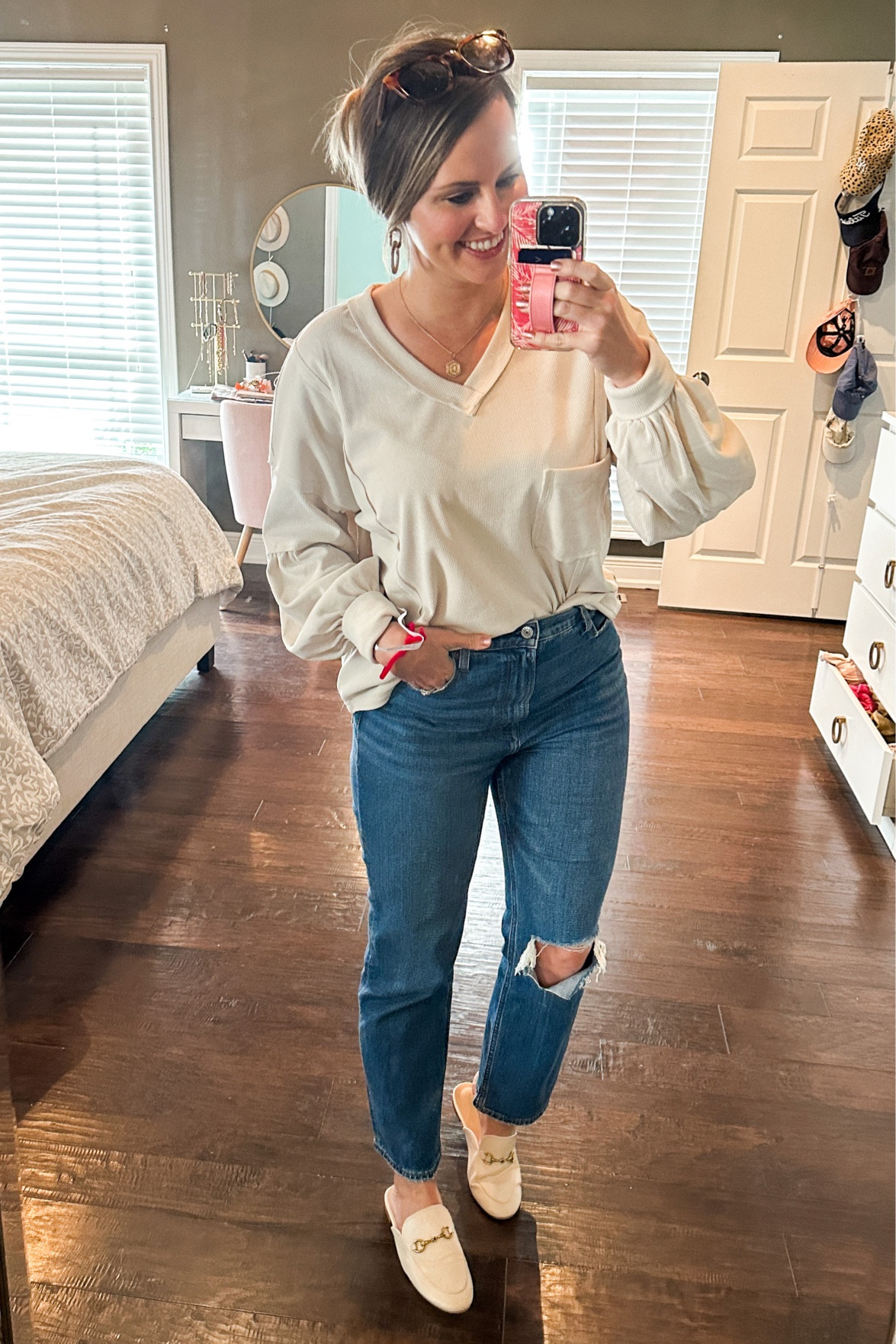 Fall casual outfit. Abercrombie jeans (wearing size 28 in curve love in medium destroy- comes in tons of washes). Ribbed velvet corduroy pocket tee - (free people dupe shirt) in size M. 



#LTKSeasonal #LTKfindsunder50 #LTKxPrime