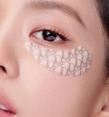 Hydrating Under Eye Patches - Combat Digital Fatigue | DIOR | Dior Beauty (US)