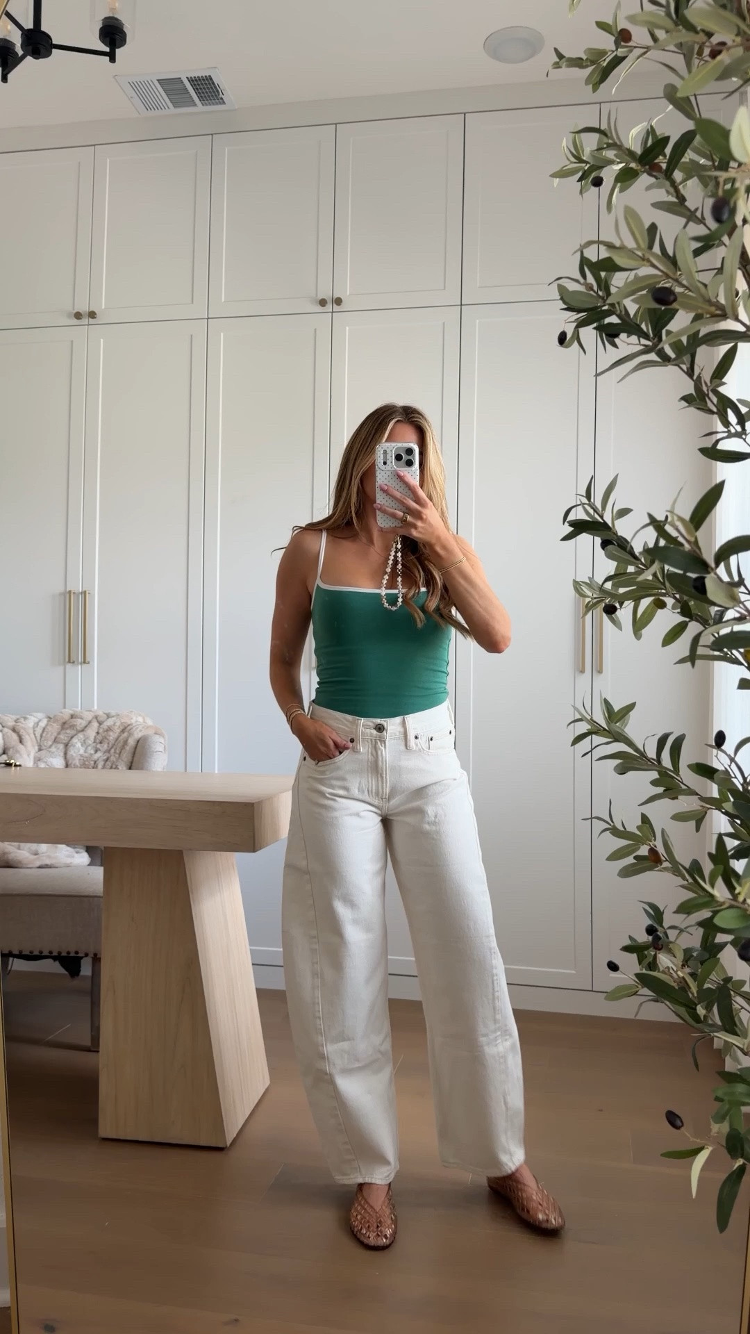 20% off! top: xs // jeans: 24 regular length (i’m 5’3)