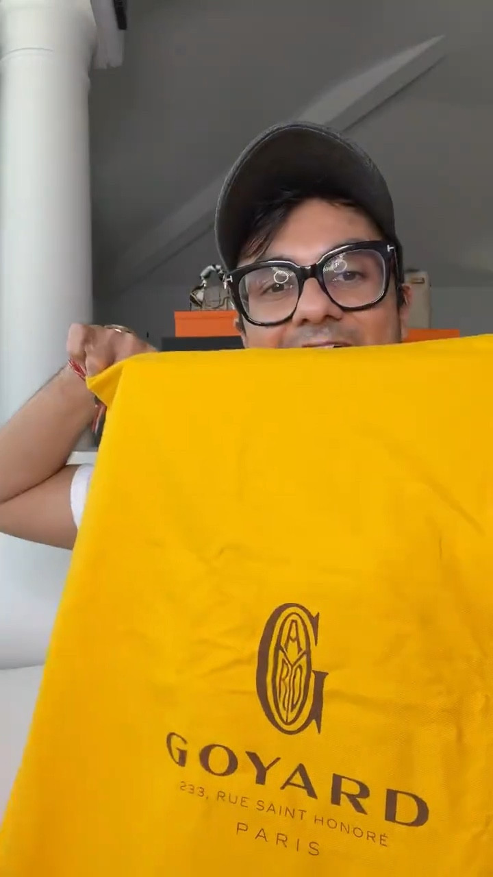A Goyard A Day Keeps the Doctor Away 
.
.
.
.
.
.
 #goyard #goyardunboxing #shopaholic #dailyunboxing #fyp #creatorsearchinsights #paris #goyardbag #goyardstlouis  #goyardguru #goyardgang 

#LTKootd #LTKgrwm #LTKvlog