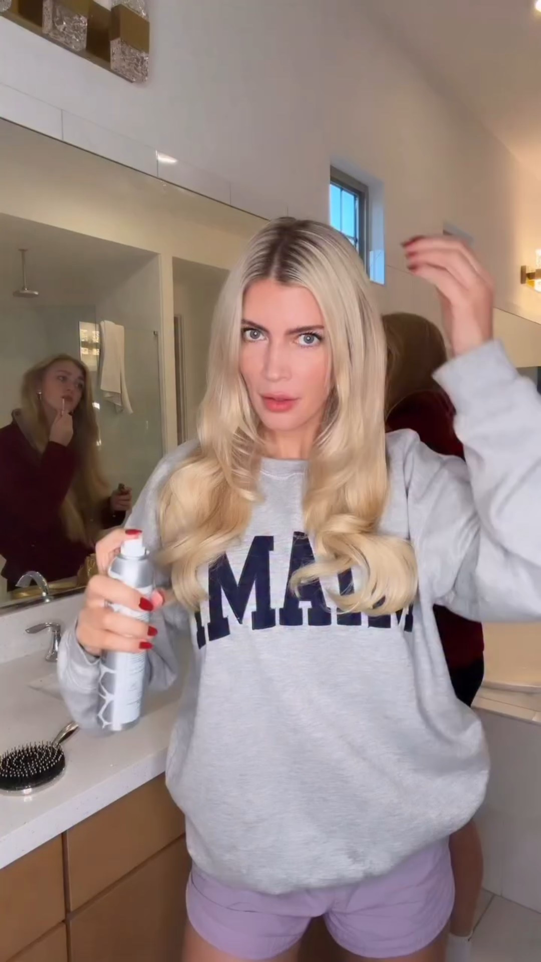 @halovida.us is my go to dry shampoo rn for my early morning extended blowout look. xx Angelina Claire #halovida  #hairhack #hairtip #halovidadryshampoo #hairtok #halovidainvisibe