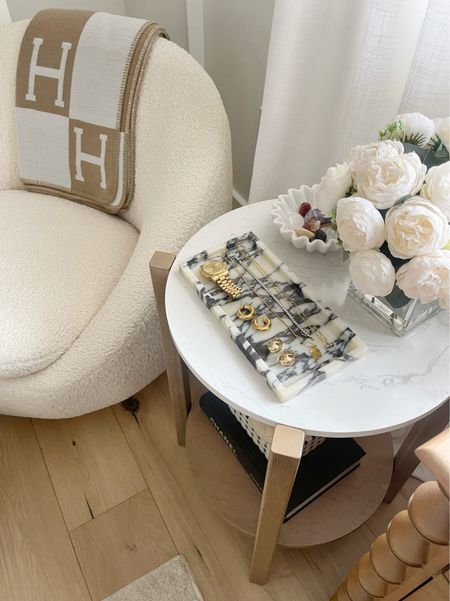 HOME \ new pretty marble tray under $50 from Amazon! Using it for my jewelry✨

Closet
Accent Chair
Walmart
Side table
Decor 
Flowers 

#LTKhome #LTKfindsunder50 #LTKSeasonal