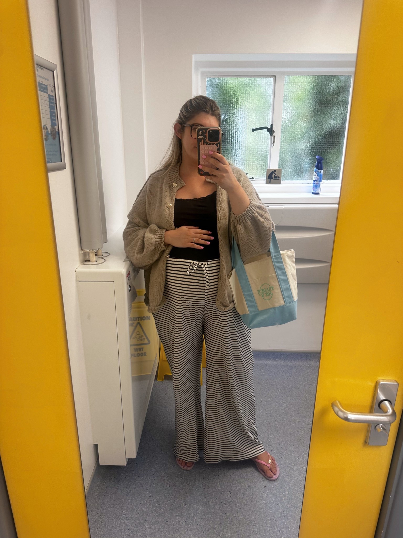 Comfiest trousers I’ve worn throughout my whole pregnancy! 🤰🏼 

#LTKcurves #LTKstyletip #LTKmaternity