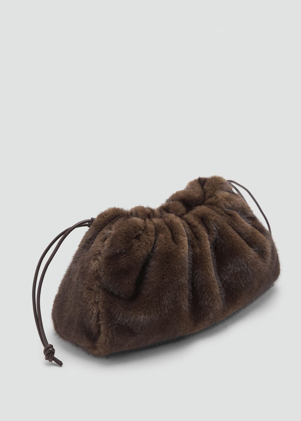 Faux-fur handbag chocolate - Woman - One size - MANGO | Mango (US/MX/AU)