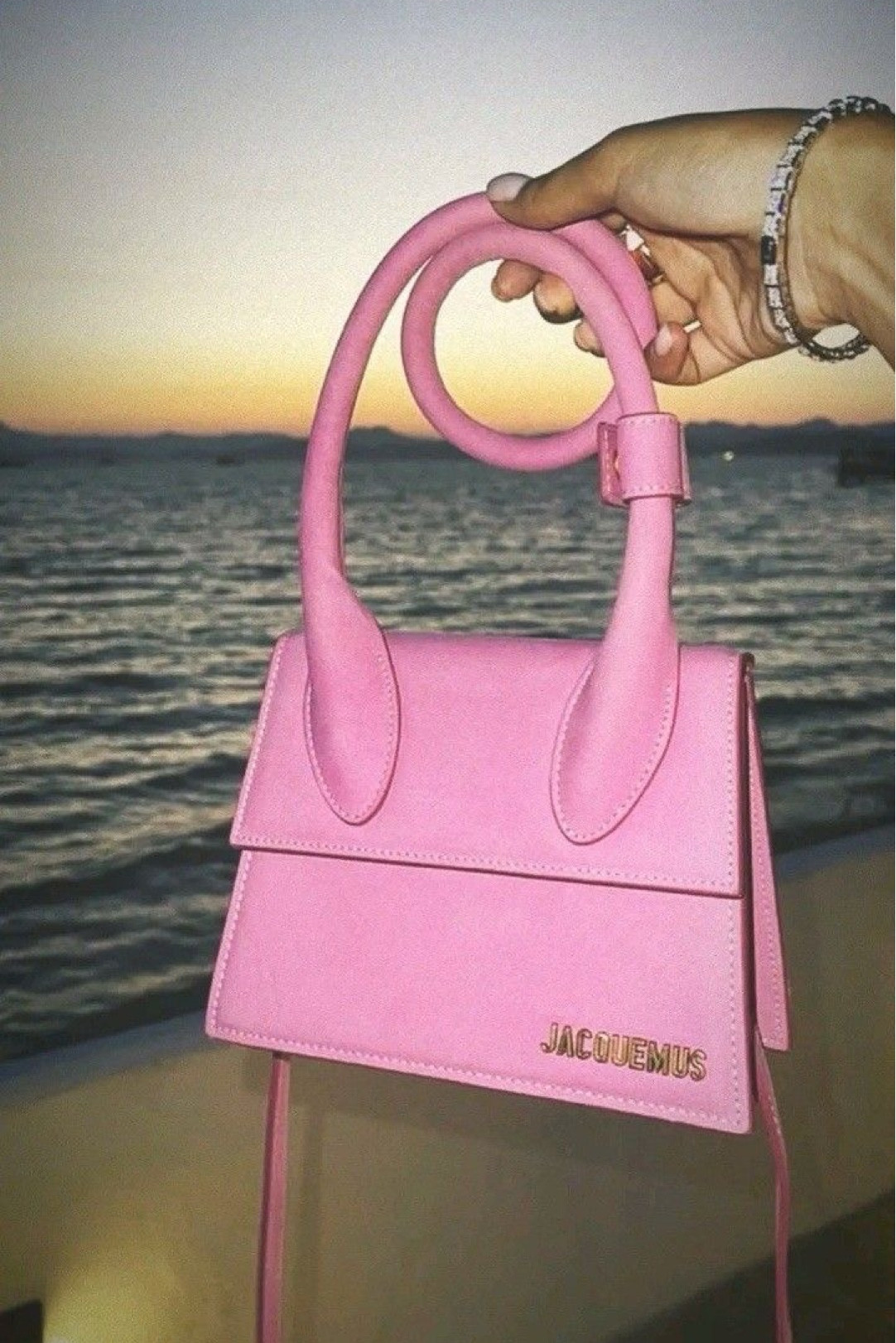 Sunset vibes and pink dreams 🌅💖 Elevate your style with this chic Jacquemus bag that turns every moment into a statement. #FashionGoals #JacquemusLove #SunsetStyle

#LTKItBag #LTKStyleTip #LTKSummerSales