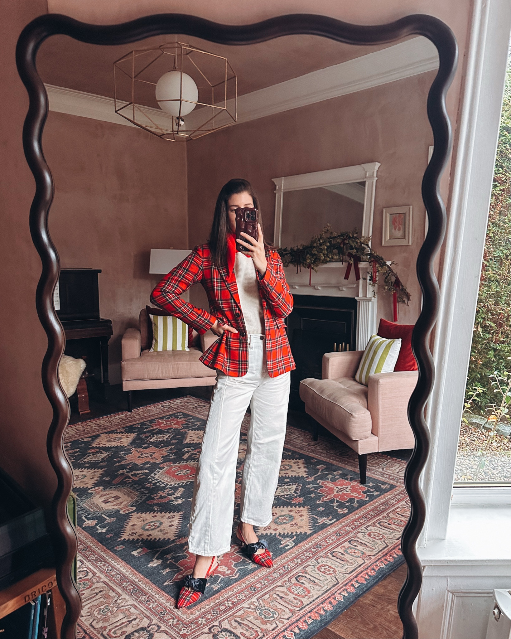 Feeling festive…

Wearing size 8 in the red tartan blazer and 6L in the white barrel jeans - plaid shoes are TTS

#LTKwinter #LTKuk #LTKstyletip