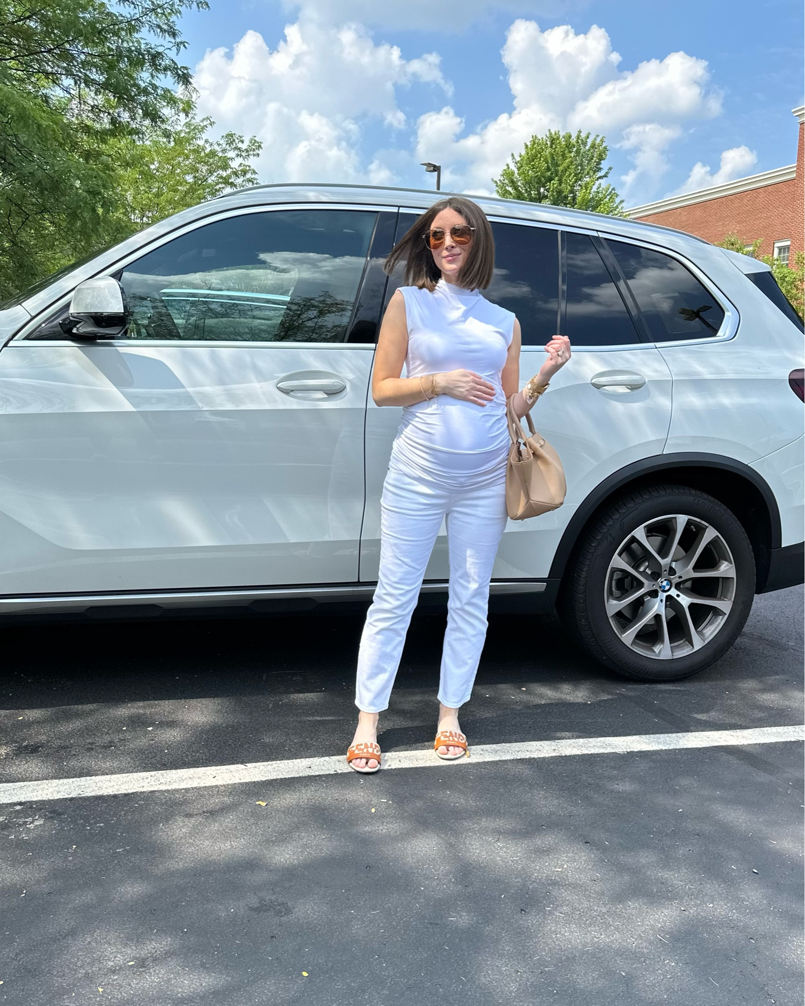 22 weeks pregnant:
abercrombie white top (tts, xs)
abercrombie white jeans (25 short, my usual abercrombie size)

#LTKFindsUnder100 #LTKBump #LTKStyleTip