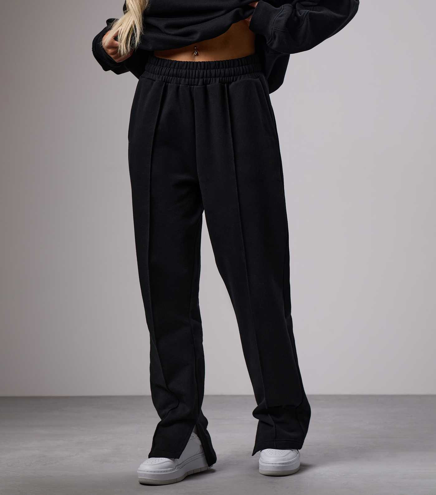 Gym King Black Split Cuff Joggers 
						
						Add to Saved Items
						Remove from Saved Items | New Look (UK)