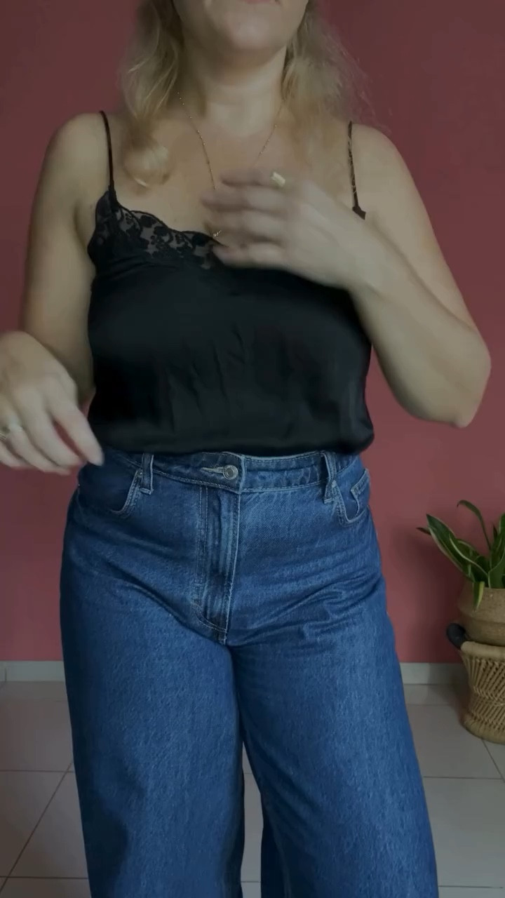 Sometimes, simplicity is the ultimate sophistication.⁠
⁠
✨ Start with a comfortable base—think jeans paired with a silk cami or shirt for an effortlessly elevated evening look.⁠
✨ Add standout accessories, like this chic belt from @zara, to tie it all together.⁠
✨ Layer on your favourite jewellery and swipe on your go-to lipstick.⁠
✨ Top it off with a fabulous coat for the perfect finishing touch.⁠
⁠
⁠
#easypartylooks #eventdressing #whattowear #easyfashiontips #onlinestylist #personalstyle ⁠