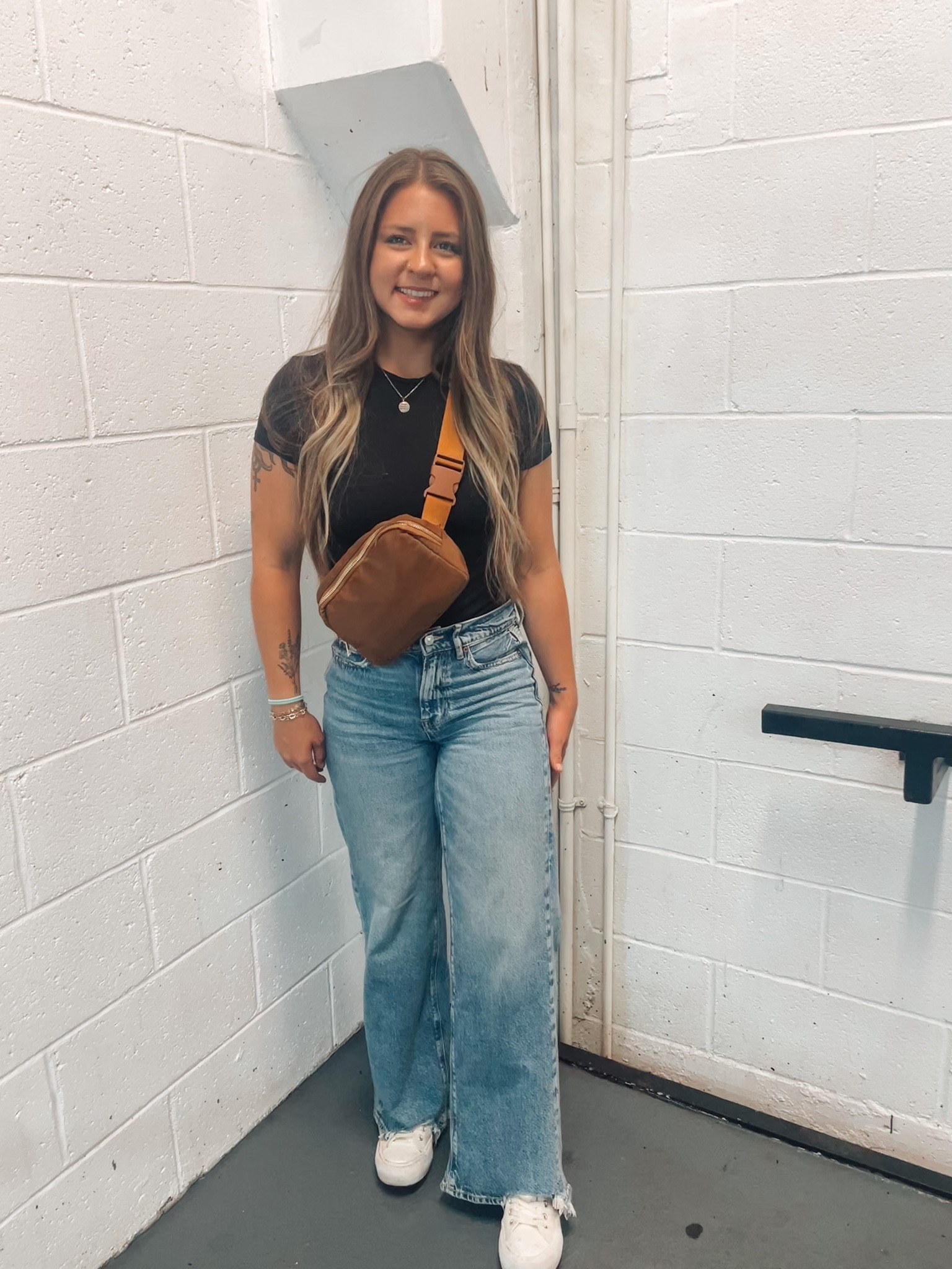 My absolute favorite baggy jeans I’ve ever purchased! Shop these and many other wide leg styles I’ve linked below at 25% off right now! 

#LTKSale #LTKFind #LTKBacktoSchool