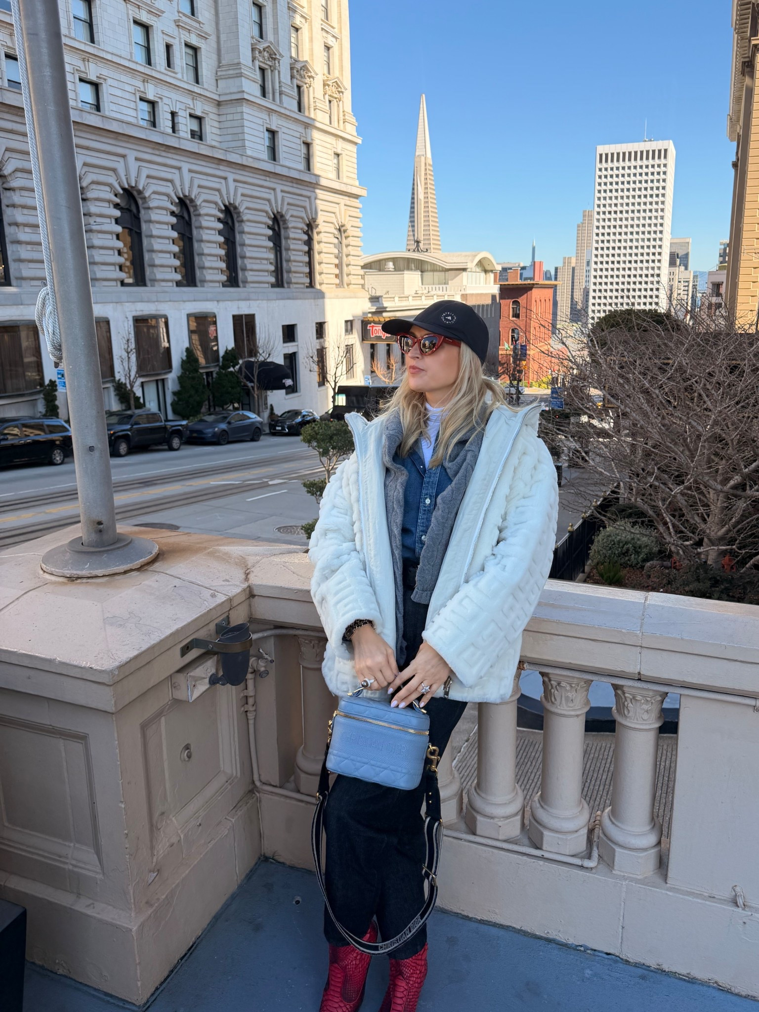 Classics 🩵

#LTKSeasonal #LTKOver40 #LTKootd