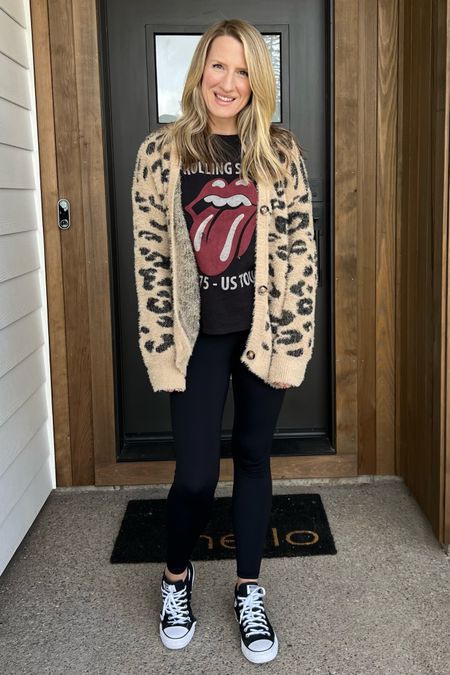 We’ve been running errands all day today, so I am wearing my high waisted Amazon leggings with my chuck Taylor’s converse mid top sneakers and this leopard print cardigan! #ChuckTaylors #Converse #LeopardPrint #Leggings #AmazonFind