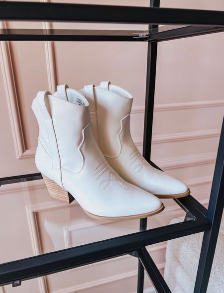 The perfect white cowboy boots for summer! Fit tts. 

Lee Anne Benjamin 🤍

#LTKsalealert #LTKshoecrush #LTKstyletip