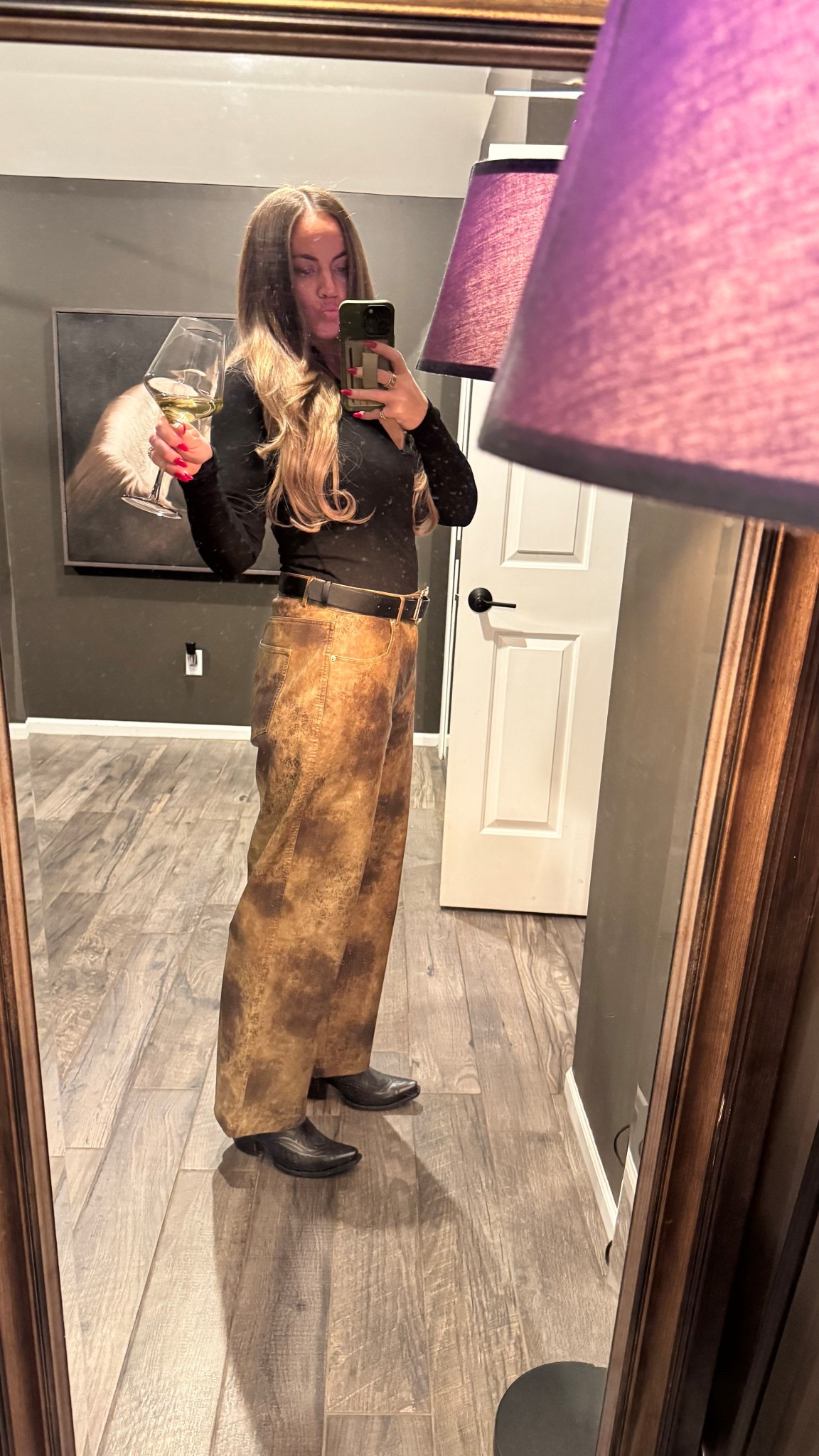 A moment for these faux leather pants.

#LTKSaleAlert #LTKmomlife #LTKgrwm