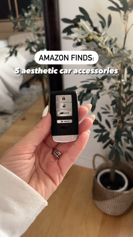 Amazon find - Aesthetic Car accessories 🤌🏻🤍🛞✨

Under $50 for everything!!

#LTKfindsunder50 #LTKtravel #LTKVideo