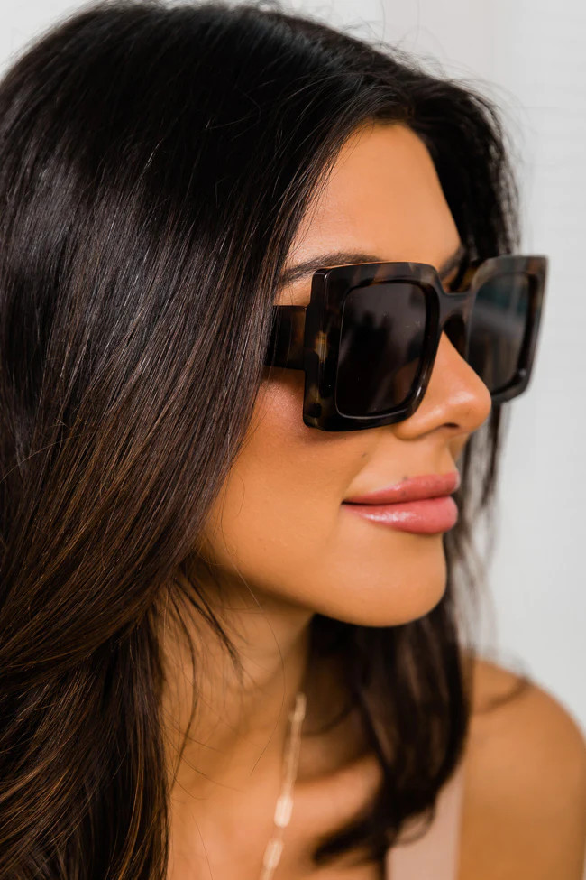 Gotta Go Rectangle Tort Sunglasses | Pink Lily