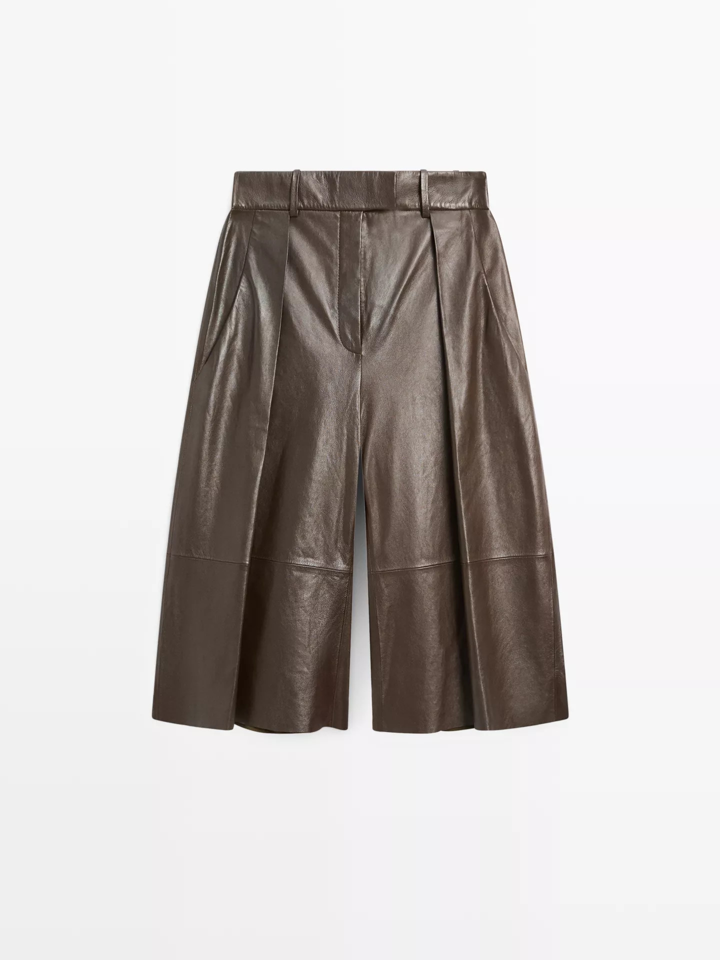 Long nappa leather Bermuda shorts with darts - STUDIO | Massimo Dutti UK