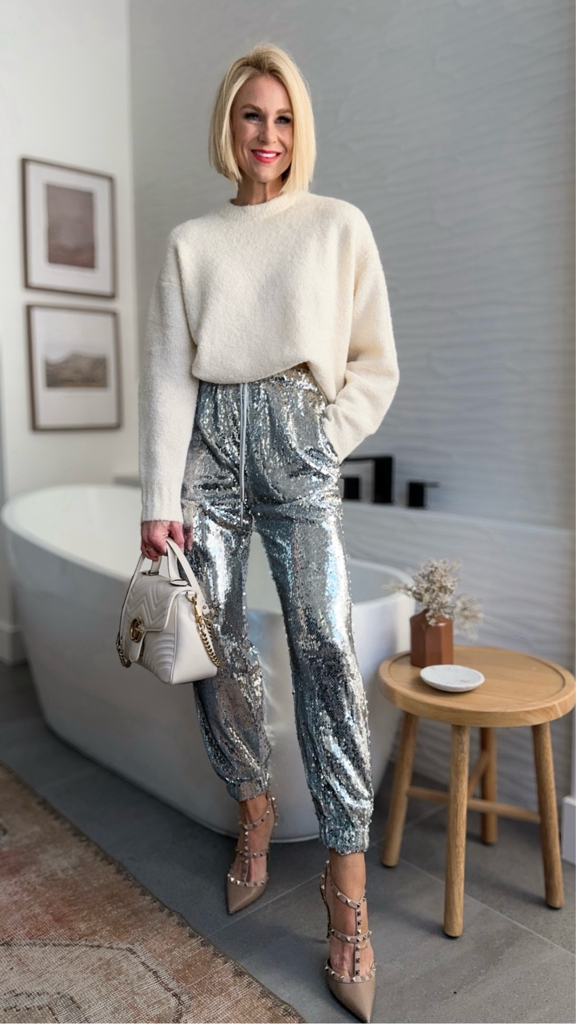 Neutral/metallic/sequin holiday outfit idea!
Wearing medium in sweater and size small in sequin pants.