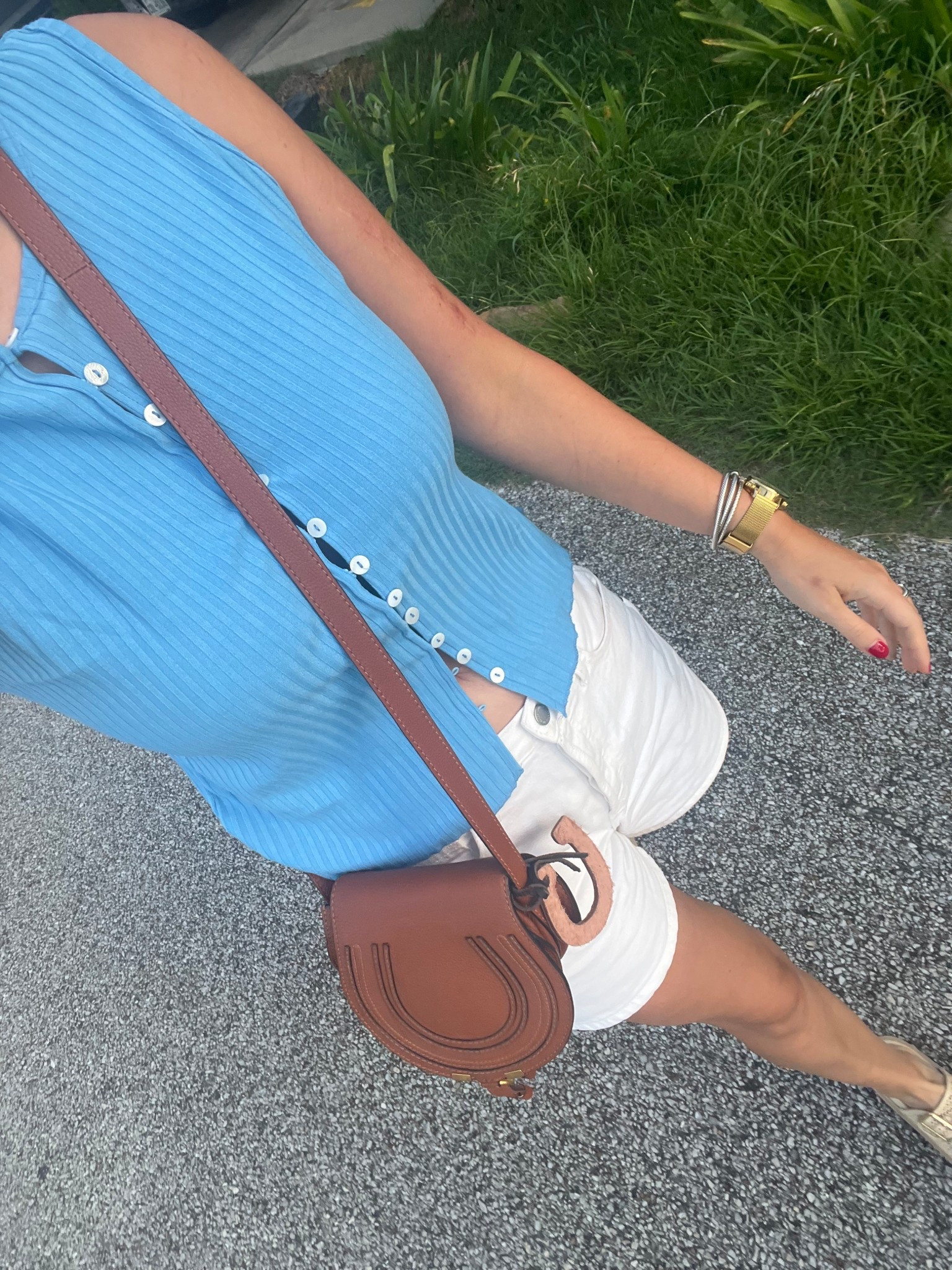 Easy throw on summer outfit


#LTKStyleTip #LTKFindsUnder50 #LTKSummerEdit