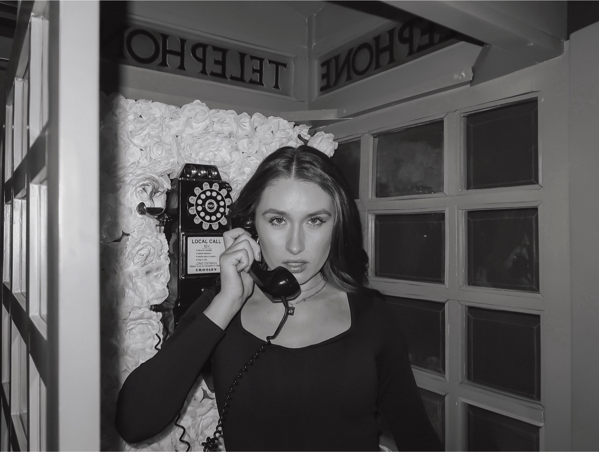 Winter Going Out Outfit ❄️ 🖤 

•Express Body Contour High Compression Long Sleeve Corset Top size XS in black

•Abercrombie Curve Love High Rise 90s Relaxed Jean size 26L in light 

•Hair curled by the Ion Luxe 4-in-1 autowrap airstyler

#LTKstyletip #LTKU #LTKfindsunder50