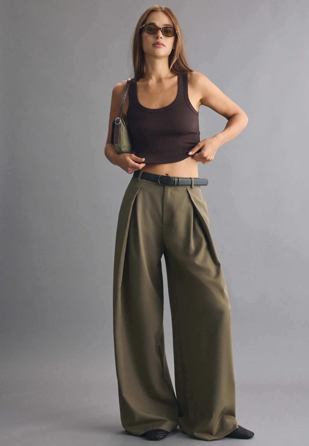 Pantalon wide leg \u00e0 pinces avec ceinture | Stradivarius (FR)