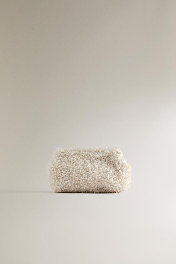 FAUX FUR MAKEUP BAG | Zara US